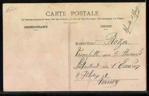 AK Troyes, La Gare avec des passants et une voiture à cheval