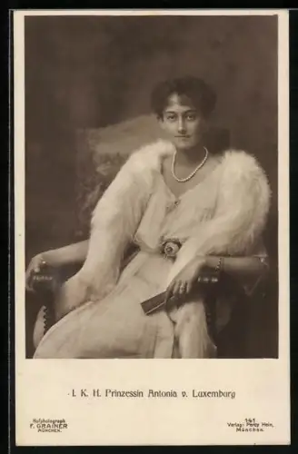 AK I. K. H. Prinzessin Antonia v. Luxemburg elegant im Portrait