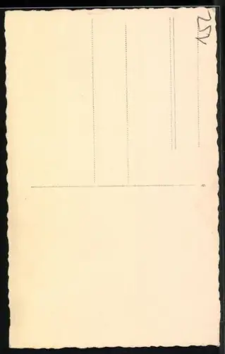 Foto-AK Student in Uniform mit Tönnchen und Schläger, studentische Szene