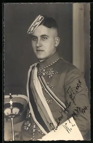 Foto-AK Student mit Tönnchen und Schläger, studentische Szene