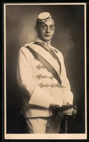 AK Student mit Schärpe, Tönnchen und Schläger, studentische Szene