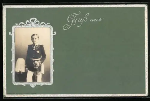 Foto-Collage-AK Junge in Uniform mit Waffe und Helm in weissem Rahmen