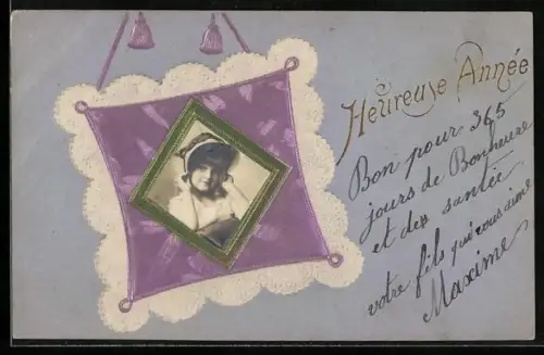 Foto-Collage-AK Junge Frau mit Hut in rosanem Passepartout