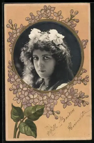 Foto-Collage-AK Porträt einer Dame mit Blumen in den Haaren