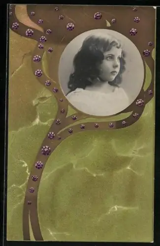 AK Jugendstil, Portrait eines niedlichen Mädchens mit welligem Haar