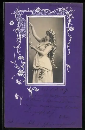 Foto-Collage-AK Junge Frau mit Blumengirlanden