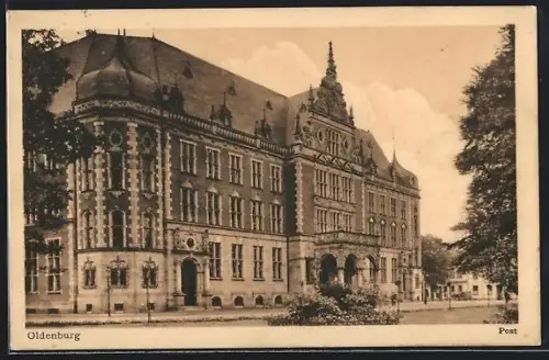AK Oldenburg / Gr., Strassenpartie mit Post