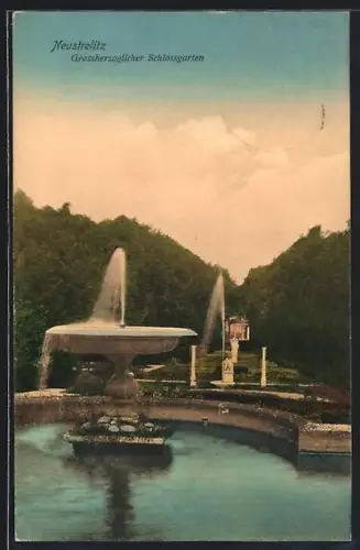 AK Neustrelitz, Grossherzoglicher Schlossgarten, Wasserbecken mit Springbrunnen