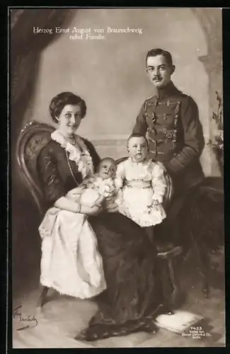 AK Herzog Ernst August von Braunschweig mit seiner Familie