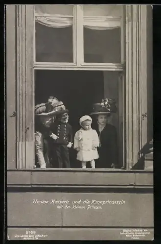 AK Kaiserin Auguste Victoria von Preussen mit Kronprinzessin und den kleinen prinzen