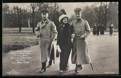 AK Ernst August Herzog von Braunschweig mit Pinzessin Victoria Louise und Prniz Oskar