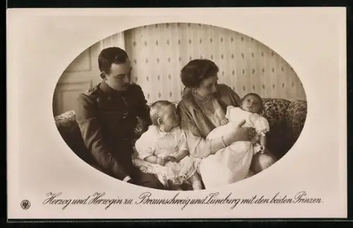 AK Victoria Louise Herzogin von Braunschweig mit ihrer Familie