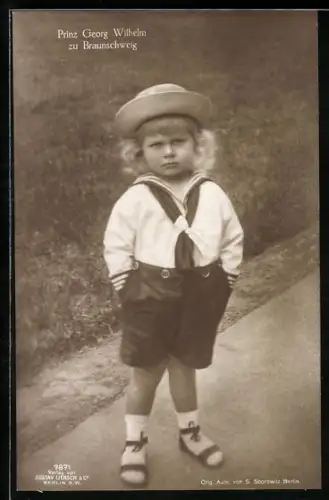 AK Prinz Georg Wilhelm zu Braunschweig mit Hut und Händen in den Hosentaschen in jungen Jahren