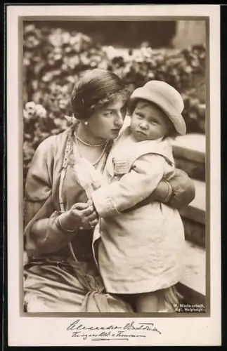 AK Portrait Prinzessin August Wilhelm von Preussen mit ihrem Söhnchen