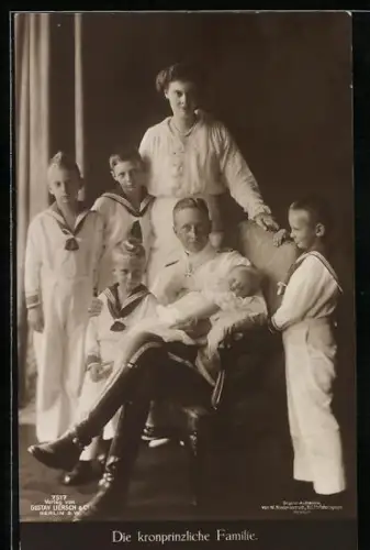 AK Kronprinz Wilhelm von Preussen mit Kindern und Gemahlin