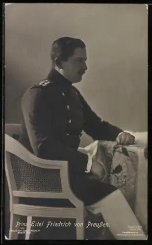 AK Prinz Eitel Friedrich von Preussen, sitzend im Seitenprofil
