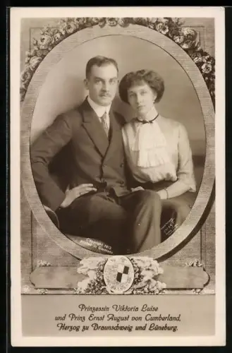 AK Herzog Ernst August von Braunschweig mit seiner Braut, Prinzessin Viktoria Luise von Preussen