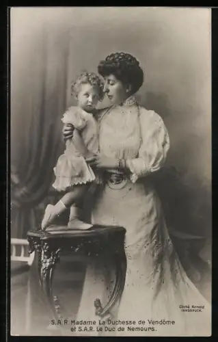 AK Madame la Duchesse de Vendôme et le Duc de Nemours