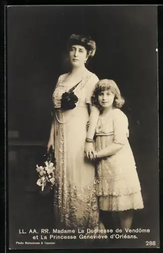 AK Madame La Duchesse de Vendome et la Princesse Genevieve d`Orleans von Belgien in Spitzenkleidern