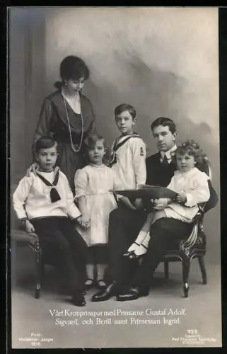 AK Var Kronprinsessa von Schweden med Prinsarne Gustav Adolf, Sigvard och Bertil samt Prinsessan Ingrid