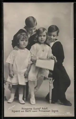 AK Die Prinzen Gustaf Adolf, Sigvard und Bertil und Prinzessin Ingrid von Schweden
