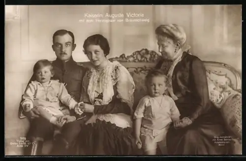 AK Kaiserin Auguste Victoria mit dem Ernst August Herzog von Braunschweig und Gemahlin
