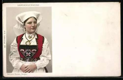 AK Hardangerkone, Norwegerin in Tracht