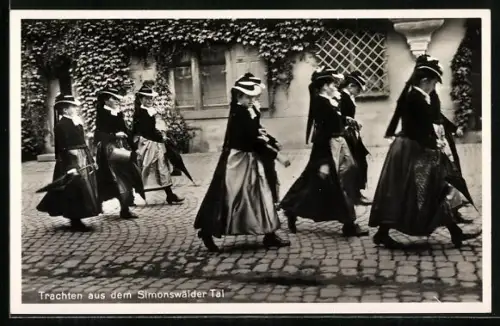 AK Simonswald, Trachten aus dem Simonswälder Tal, Schwarzwälder Tracht