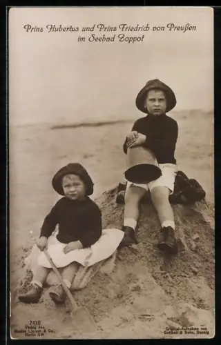 AK Zoppot, Prinz Hubertus und Prinz Friedrich Georg am Strand spielend