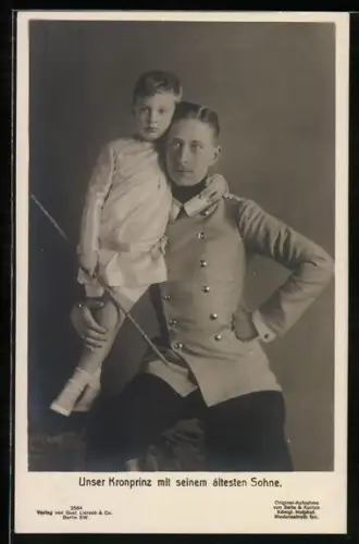 AK Kronprinz Wilhelm von Preussen hält seinen ältesten Sohnemann im Arm