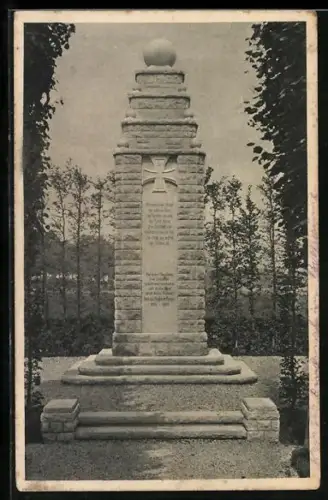 AK Denkmal für die bei Bapaume Gefallenen, Eisernes Kreuz