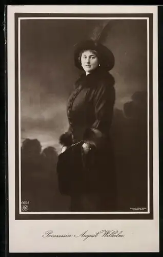 AK Prinzessin August Wilhelm von Preussen mit schönem Hut
