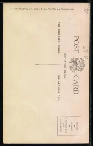 AK H. H. Princess Victoria of Schleswig-Holstein mit Hund auf Bank sitzend