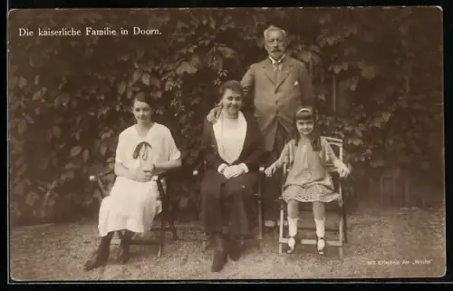 AK Doorn, Kaiser Wilhelm II. mit Kaiserin Hermine u. Familienangehörigen