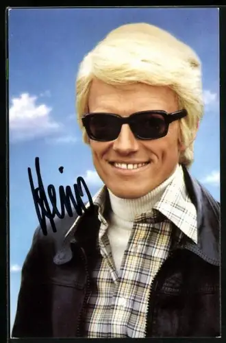 AK Musiker Heino mit Sonnenbrille, Autograph