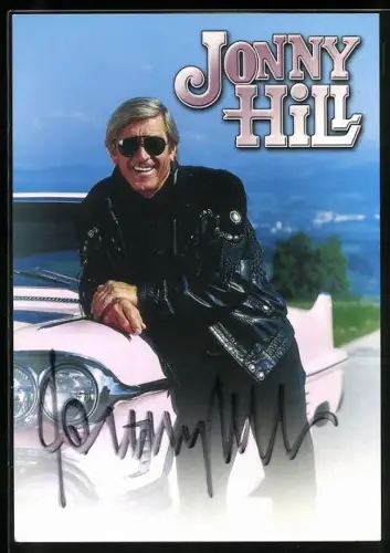 AK Musiker Jonny Hill an einem Auto lehnend, Autograph