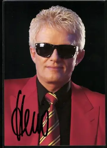AK Musiker Heino mit Sonnenbrille und Krawatte, Autograph