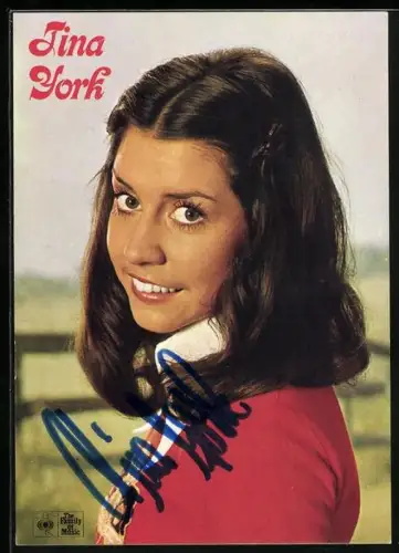 AK Musikerin Tina York mit mädchenhaftem Charme, Autograph