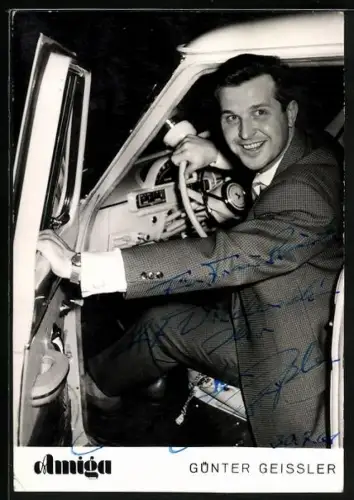 AK Musiker Günter Geissler aus einem Auto steigend, Autograph