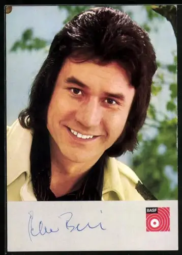 AK Musiker Peter Beil lächelnd im Porträt, Autograph