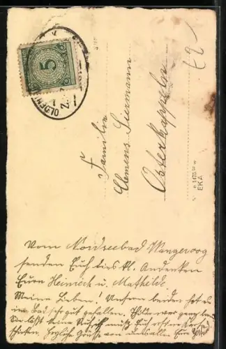 AK Mann im flachen Wasser sitzend, Mädchen im Badeanzug mit Sonnenschirm