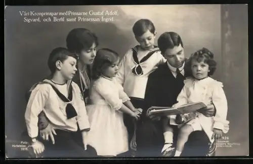 AK Kronprinzenpaar mit Prinz Gustaf Adolf, Sigvard och Bertil & Prinzessin Ingrid von Schweden