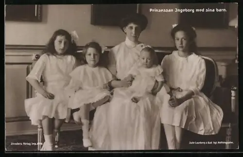 AK Prinzessin Ingeborg von Schweden mit ihren Kindern