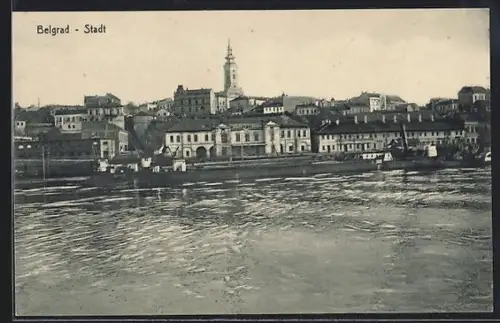 AK Belgrad, Stadtansicht vom Wasser aus, mit Ufergbäuden und Kirche