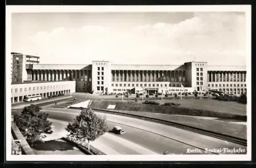 AK Berlin, Vorplatz des Zentral-Flughafens