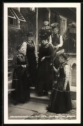 AK Frauen in Bregenzerwälder-Trachten