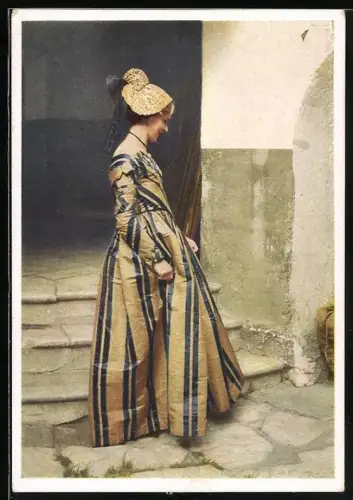 AK Junge Frau aus Feldkirchen in kärntener Tracht