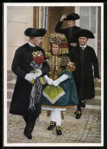 AK Schwälmer Brautpaar nach der Trauung, Trachten