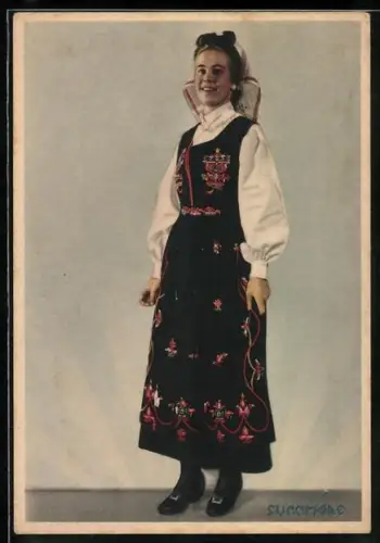 AK Frau in einer norwegischen Tracht aus Sunnmöre