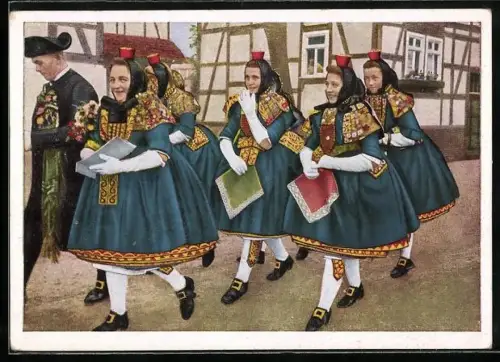 AK Schwälmer Hochzeitszug auf dem Weg zur Kirche, hessische Tracht